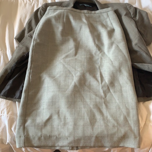 Antonio Melani blazer and skirt - Picture 3 of 5